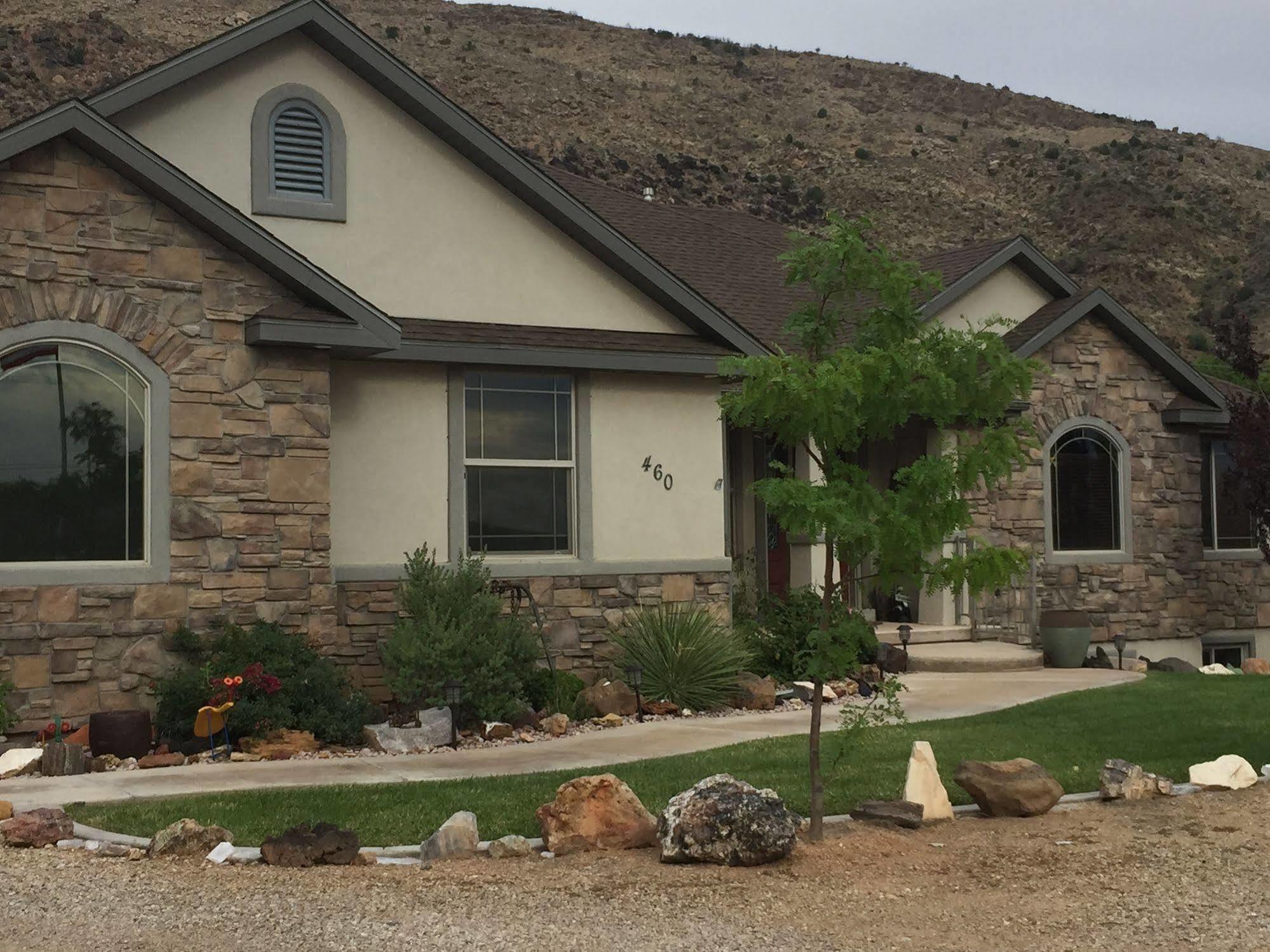 The Young Home Bed And Breakfa Toquerville Exterior photo